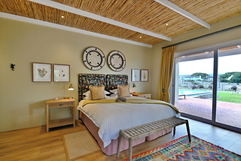 Room 2, De Hoop Villa, Overberg