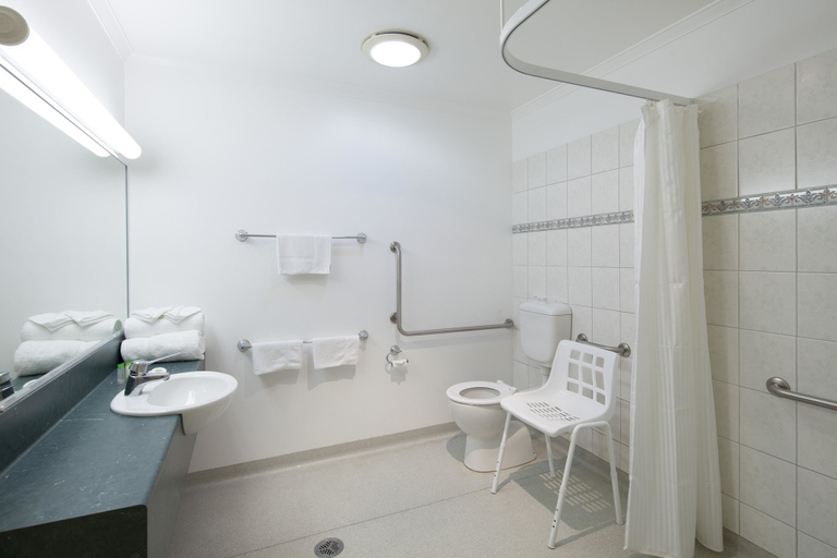 Bathroom 5, Crystal Inn, Gr. Bendigo - Inner East