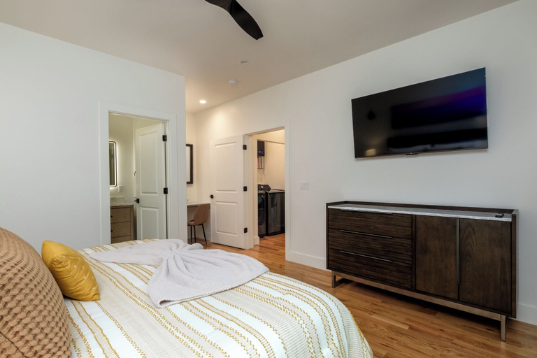 Room 3, Luxury Home - The Bungalow, Transylvania
