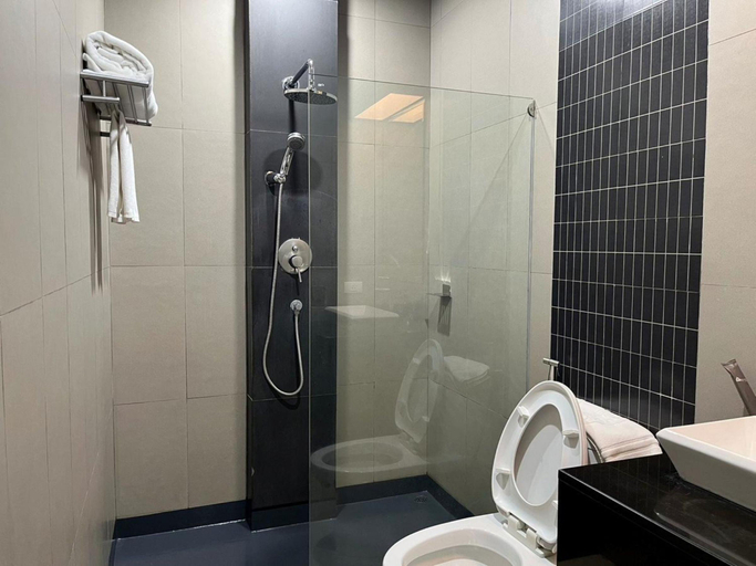 Bathroom 5, Sky Dome Resotel, Lat Phrao