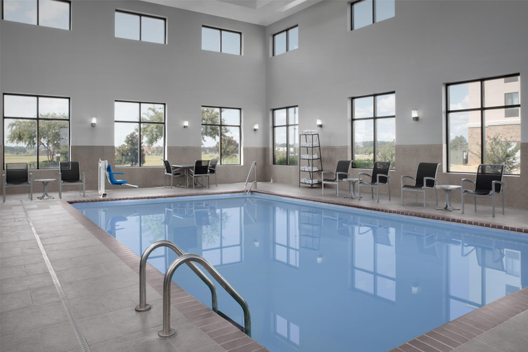 Sport & Beauty, Hampton Inn & Suites Tupelo/Barnes Crossing, Lee