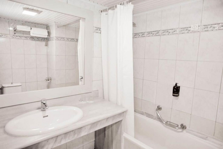 Bathroom 4, Kosta Palace City Hotel, South Aegean