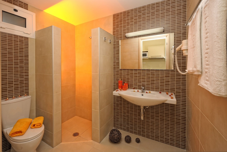 Bathroom 4, Kristalli, Crete