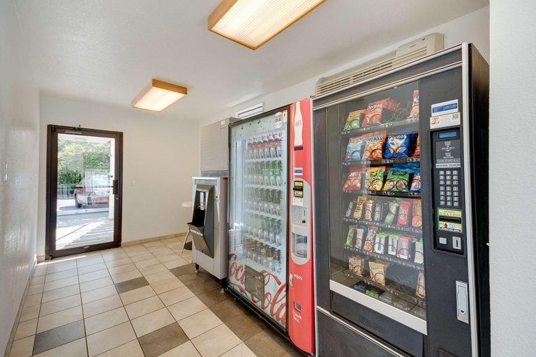 Food & Drinks, Motel 6 Bellingham, Whatcom