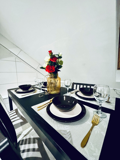 Shared kitchen 3, Budget Friendly 4 BR Apt for Groups, Wien
