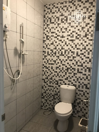 Bathroom 3, Duckling Resort And Bar, Koh Chang