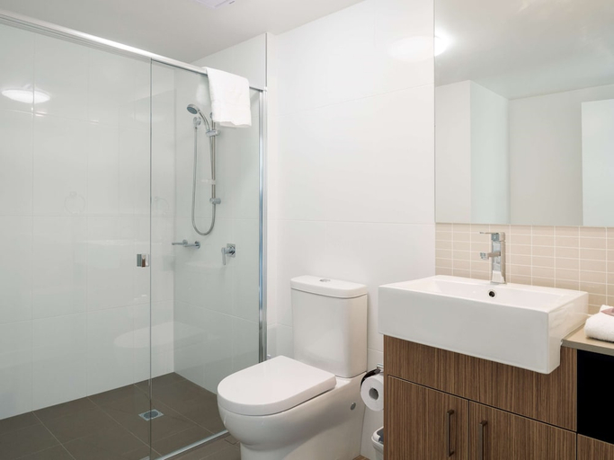 Bathroom 4, Oaks Mackay Rivermarque Hotel, Mackay - Pt A