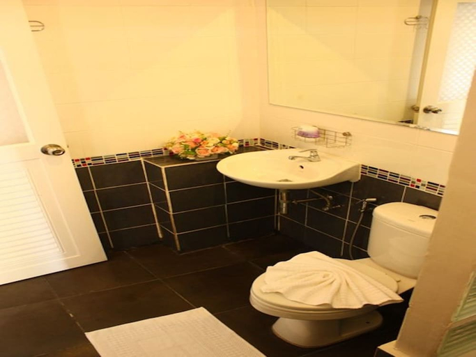 Bathroom, Santipran Place, Muang Udon Thani