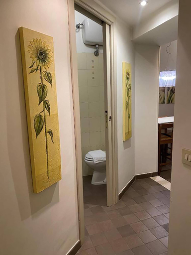 Bathroom 2, 3 House by Ghor, Rome