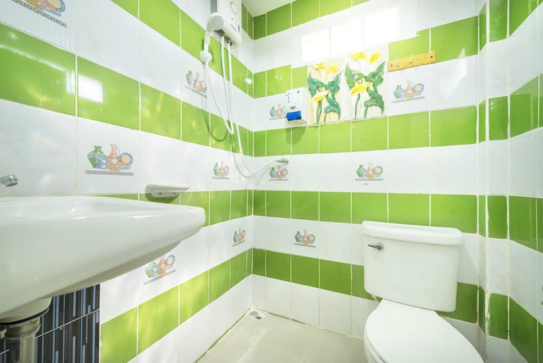 Bathroom 4, Ivy Cottage by Qiu Hotel, Muak Lek