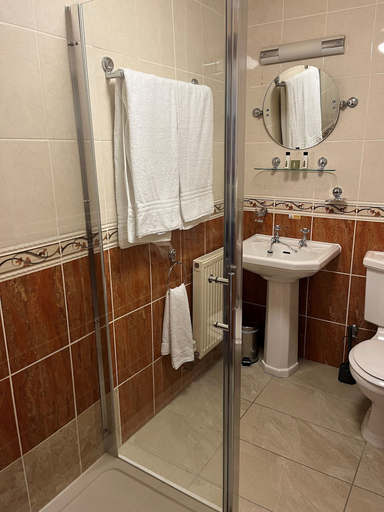 Bathroom 3, The Pegwell Bay Hotel, Kent