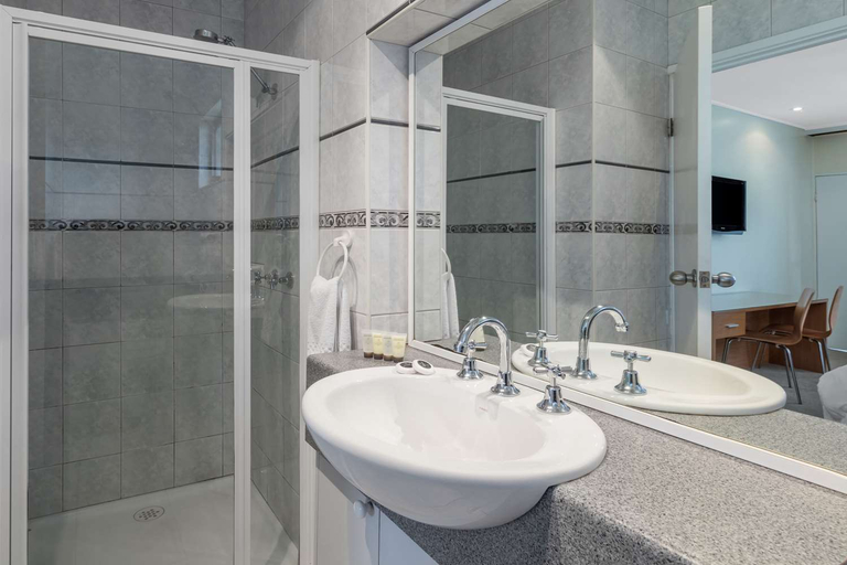 Bathroom 3, Best Western Governor Gipps Motor Inn, Latrobe - Traralgon