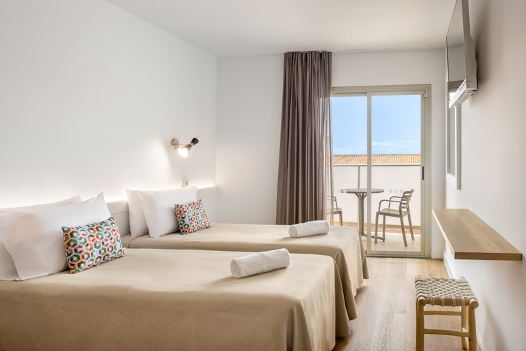 Bedroom 3, H TOP Amatista, Girona