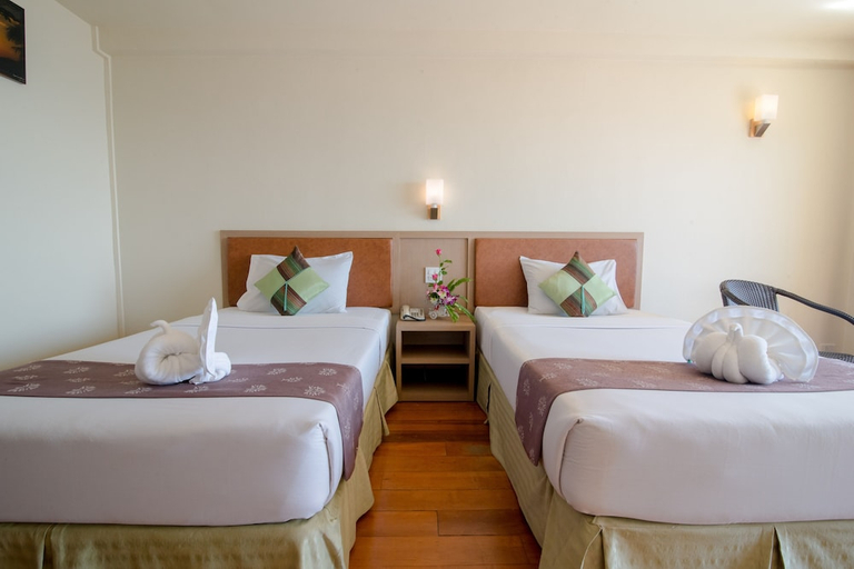 Bedroom 2, New Travel Beach Resort, Tha Mai