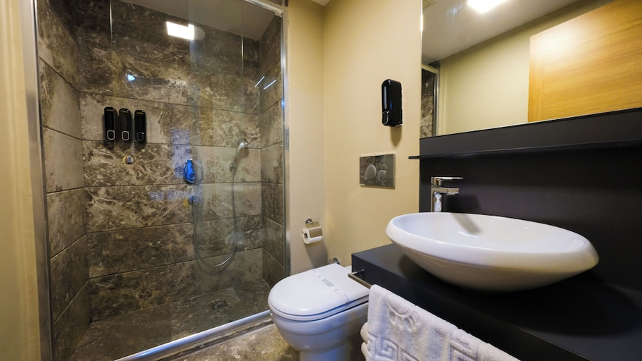 Bathroom 5, Endless Suites Taksim, Beyoğlu