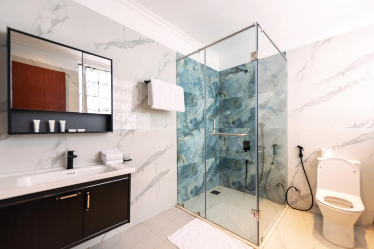 Bathroom 4, Muthu Sovereign Suites and Spa, Nairobi, Kenya, Limuru
