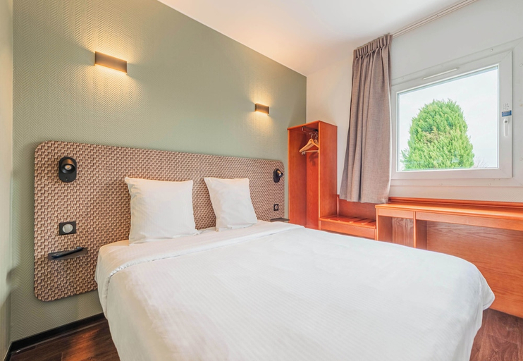 Bedroom 3, B&B HOTEL Mulhouse Kingersheim, Haut-Rhin