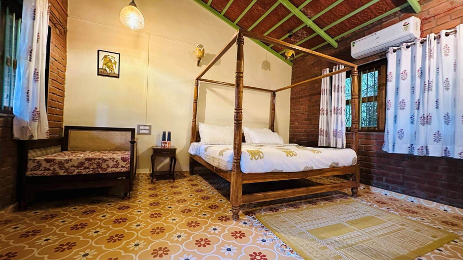 Room 4, Green Roots Farm Stay, Thane