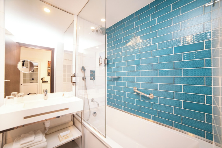 Bathroom 3, Vip Executive Picoas, Lisbon