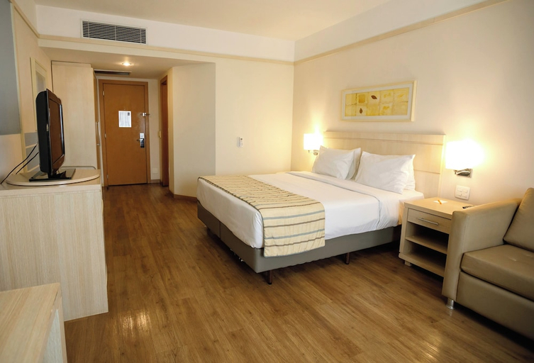 Bedroom 3, Comfort Suites Londrina, Londrina