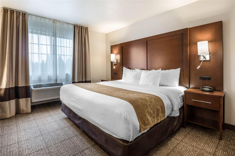 Bedroom 3, Comfort Suites at Par 4 Resort, Waupaca