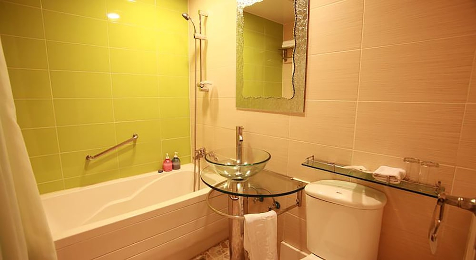 Bathroom 3, Appletree Hotel, Pohang