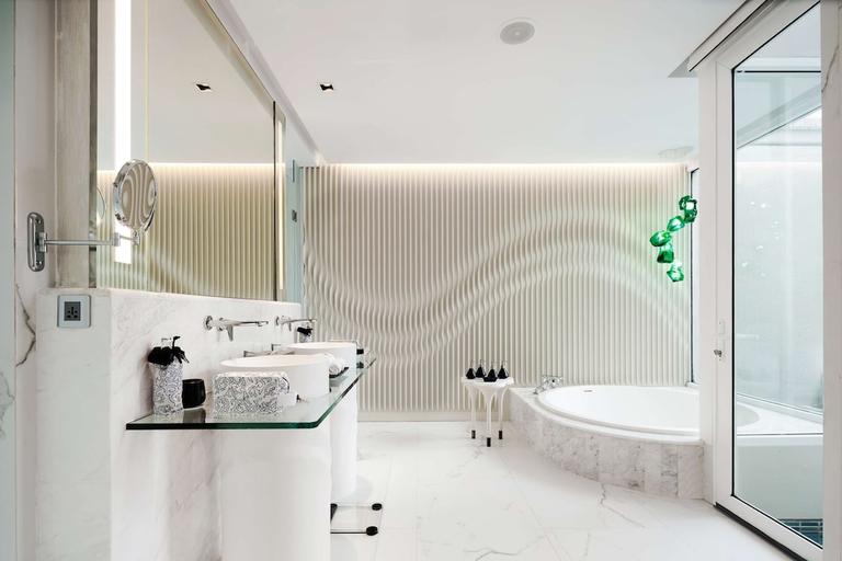 Bathroom 5, Banyan Tree Krabi, Mueang Krabi