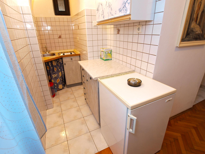 Others 4, Apartment 977, Medulin