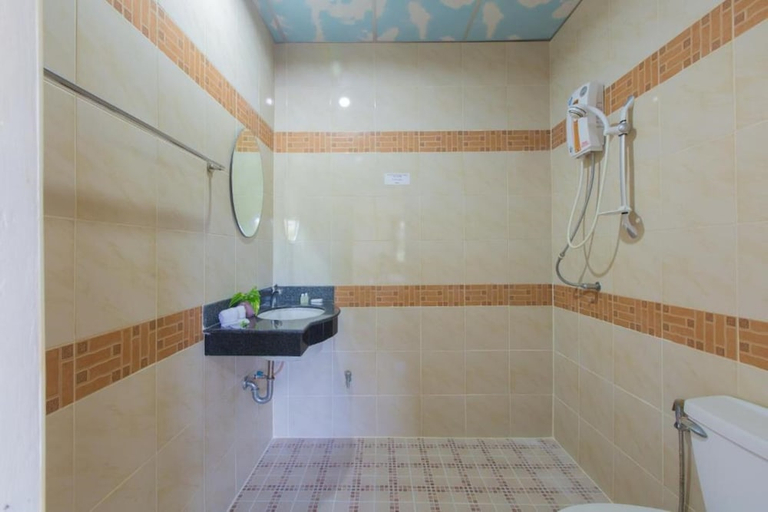 Bathroom 5, Patong Rai Rum Yen, Pulau Phuket
