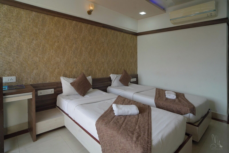 Bedroom 1, Hotel Samrat , Diu