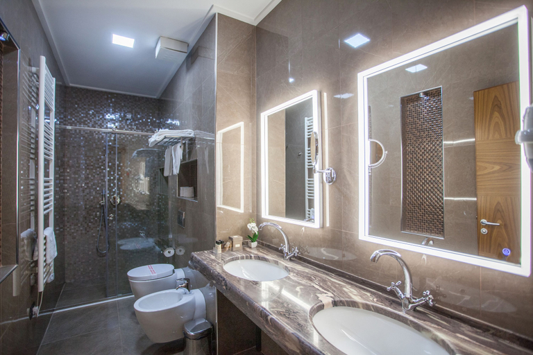 Bathroom 4, HOTEL COLOSSEO TIRANA, Tiranës