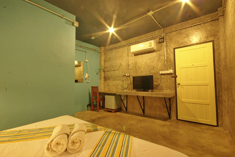 Bedroom 2, Seabox Khaolak Hostel, Takua Pa