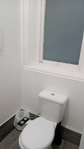 Bathroom 3, Green Lodge, Sefton