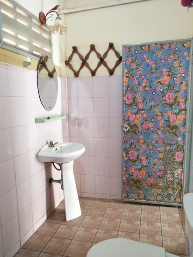 Bathroom 3, Casamarina Guest House, Koh Chang