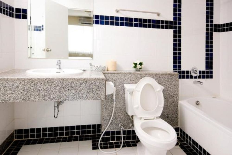 Bathroom 3, Classic Kameo Hotel and Serviced Apartments, Sriracha, Si Racha