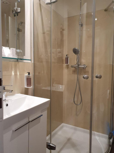 Bathroom 4, Hotel Regina Alassio, Savona