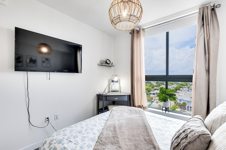 Room 1, 3Bedroom 2 Bath Condo, Miami-Dade