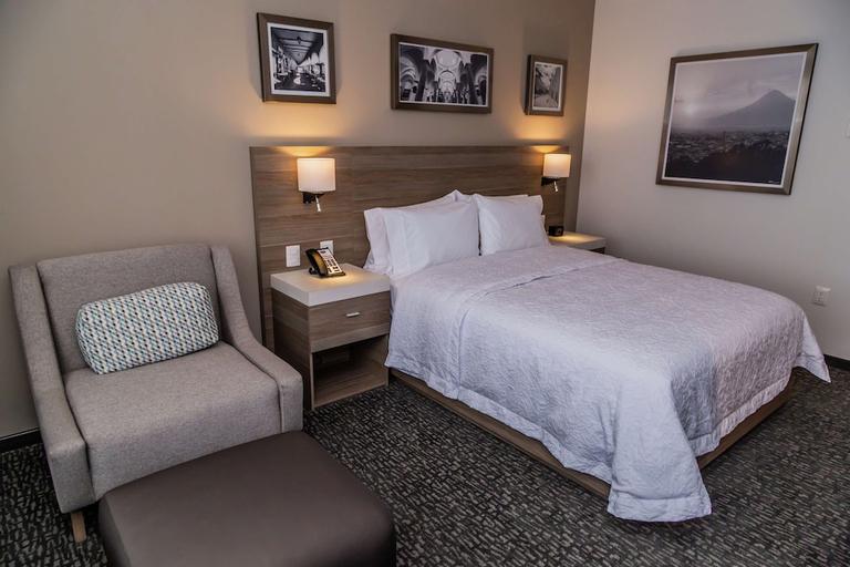 Bedroom 3, Hampton Inn & Suites by Hilton Puebla, Ocoyucan