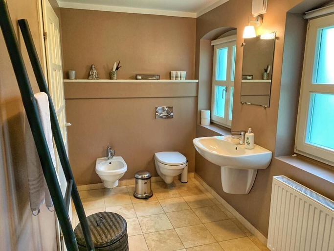Bathroom, Vejrø Resort, Lolland