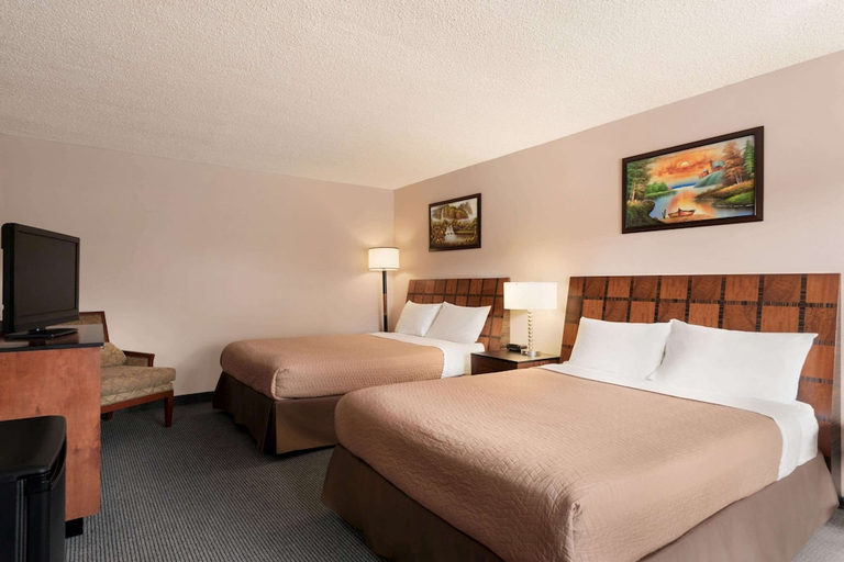 Bedroom 2, Travelodge by Wyndham Swift Current, Division No. 8