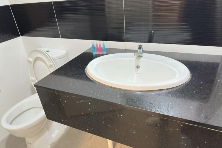 Bathroom, HappySty in George Town Amazing sea view, Pulau Penang