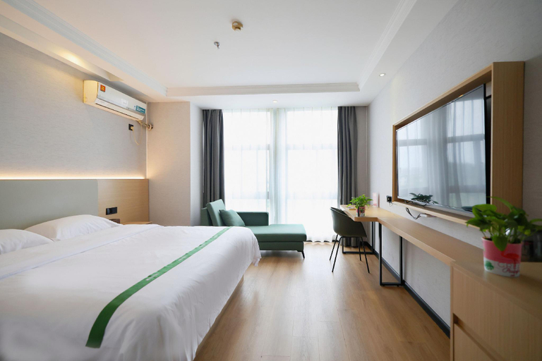 Bedroom 2, GreenTree Inn Jiangsu Wuxi New District Shengang World Express Hotel, Wuxi