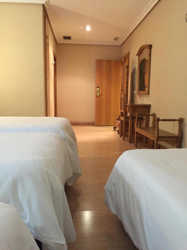 Bedroom 2, Hotel Madrid Rio, Madrid