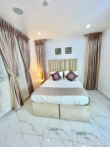 Room, Tamara Court, Eti-Osa