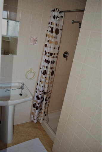 Bathroom 4, The Woodland Hotel, Blackpool