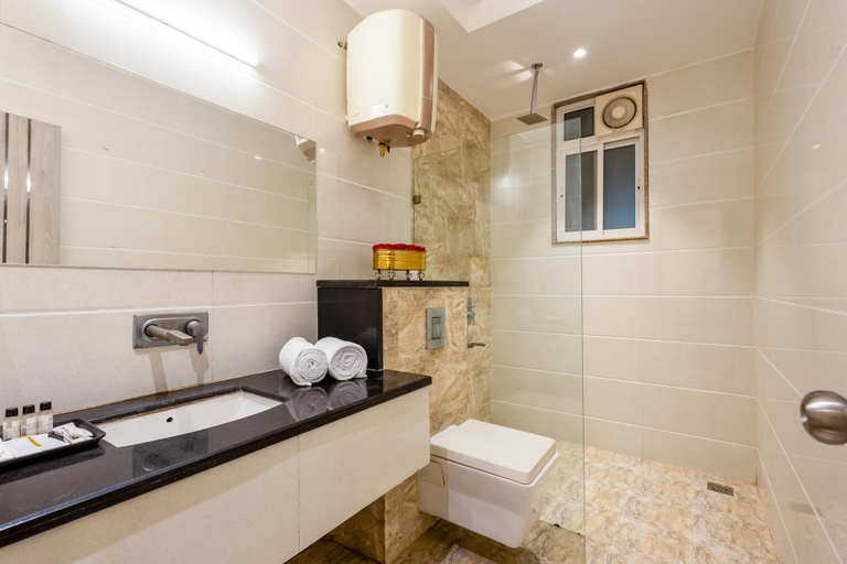Bathroom 4, Hotel Transit International- Aerocity Delhi Airport, Delhi