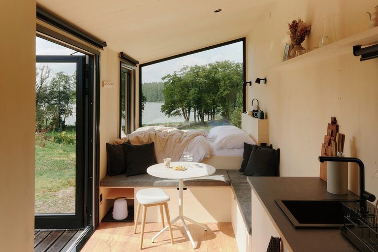 Room 5, Raus | Cabins am See mit Sauna + Hot-Tub, Prignitz
