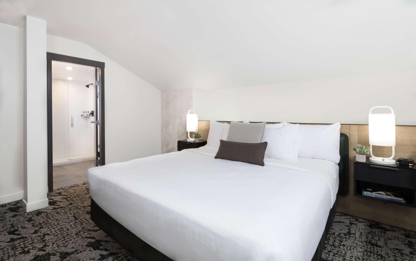 Bedroom 3, Crystal Lodge, Squamish-Lillooet