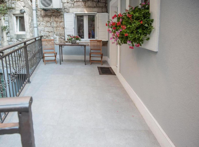 Balcony 3, Apartment Central Haven, Sinj
