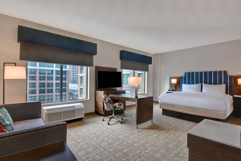 Bedroom 3, Hampton Inn & Suites Nashville Downtown Capitol View, Davidson